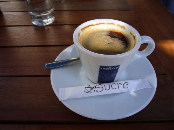 Lavazza espresso v Mon Bar Tabac Snack